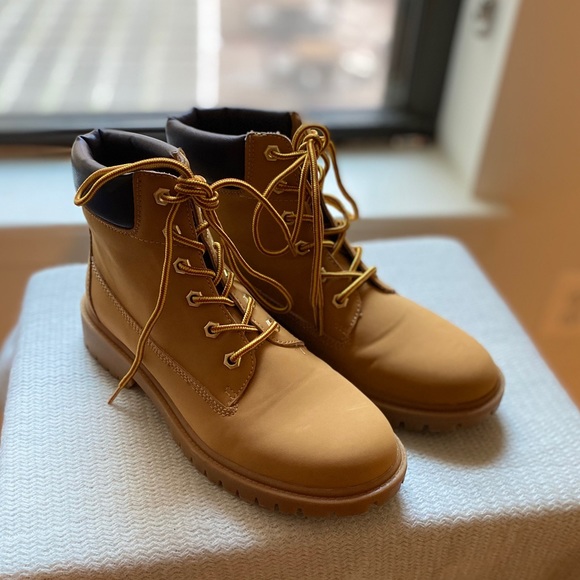 Lace Up Combat Boots - Picture 3 of 7